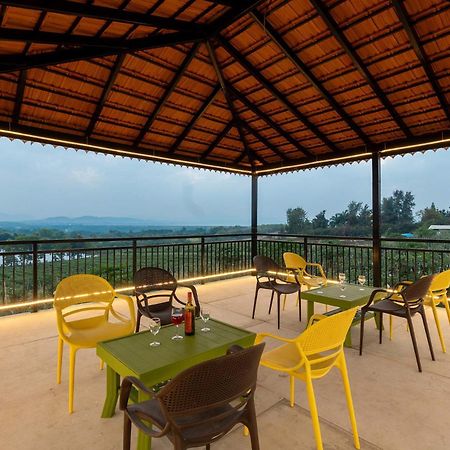 Stayvista'S Harvest Haven - Pool-View Villa With Deck & Machan Near Sula ナーシク エクステリア 写真